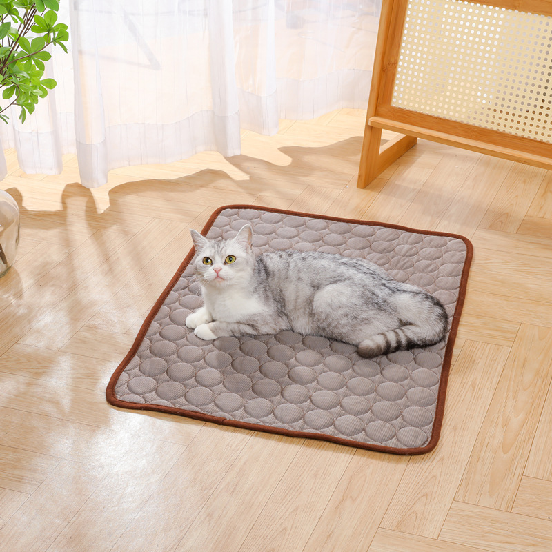 بساط تبريد للحيوانات الأليفة ل - مراجعة Cooling Blanket Hot Sleepers وسعره